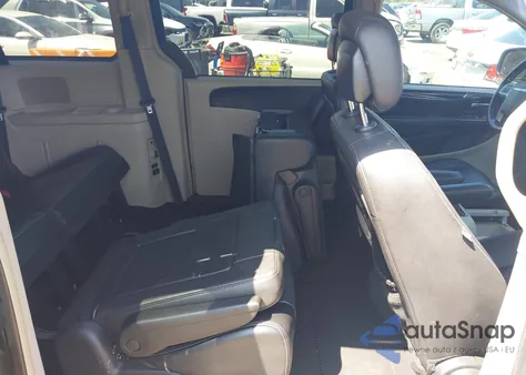 2013 Chrysler Town & Country Touring из США, поврежденный, VIN 2C4RC1BG6DR705539